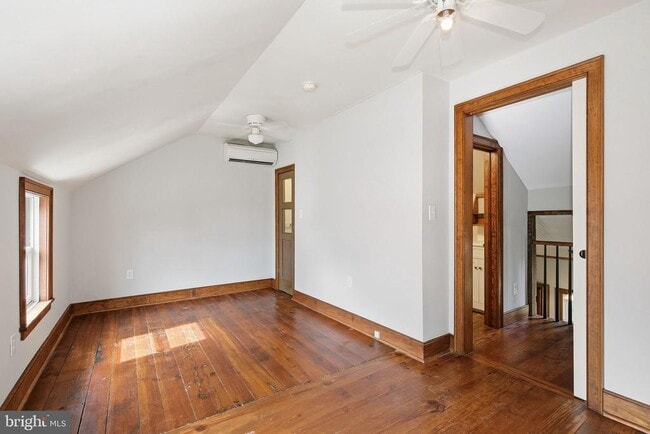 Building Photo - 27 E Broad Way