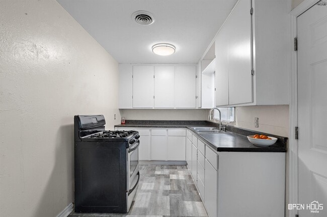 Building Photo - 4208 Idlewood Dr