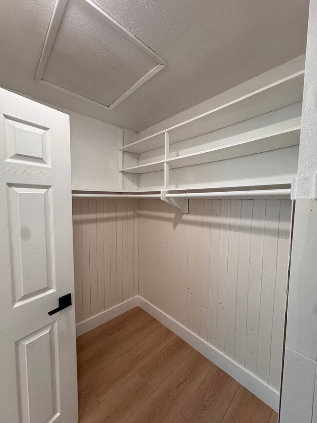 Building Photo - 23940 Vía Rosa Linda