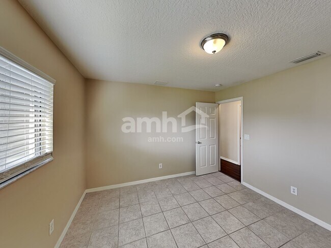 Building Photo - 6244 34th Pl E