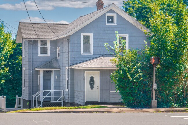 Building Photo - 33 Evergreen Ave