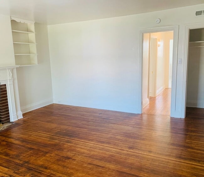Building Photo - 656 Linden Ave