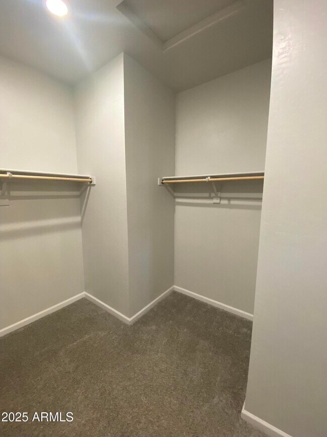 Building Photo - 24620 W Mohave St