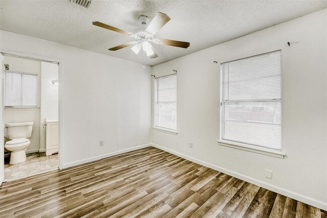 Building Photo - 6206 Hogan Ave