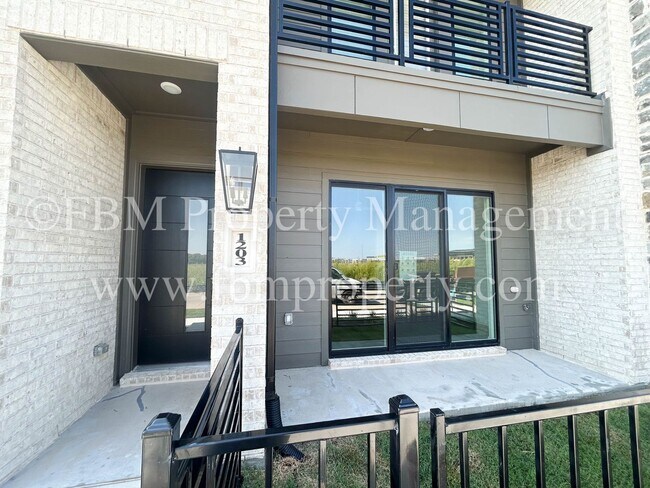 Building Photo - 1203 Doris May Dr