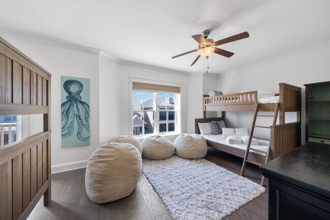 Building Photo - 49 Pleasant St