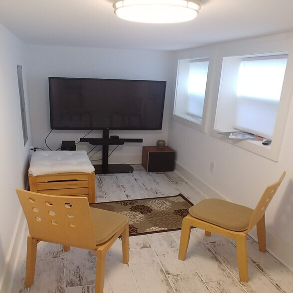 Building Photo - 1304 Allison St NE