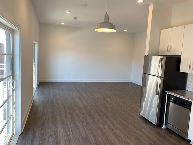 506 living room - 39 Dexter Ave