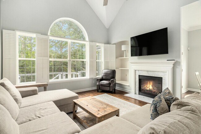 Building Photo - 200 N Ladd Ct