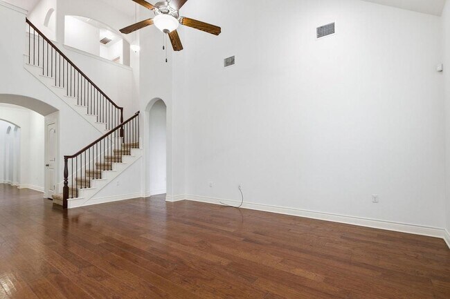 Building Photo - 15004 Iveans Way