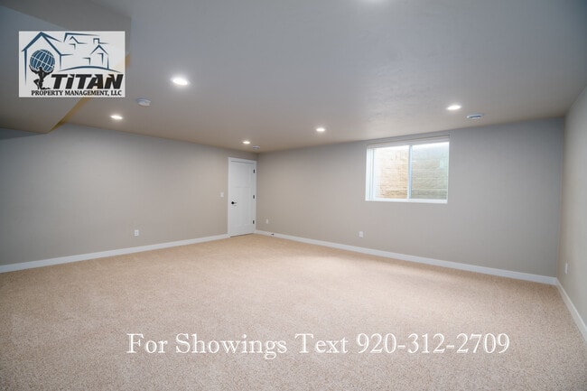 Building Photo - 1087 Faith Ct