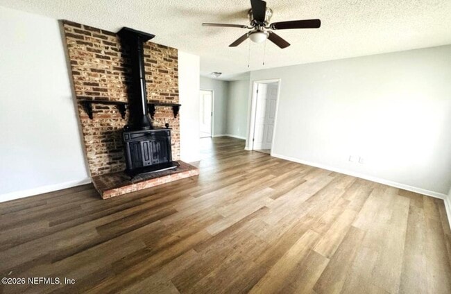 Building Photo - 8046 Triumph Ln S