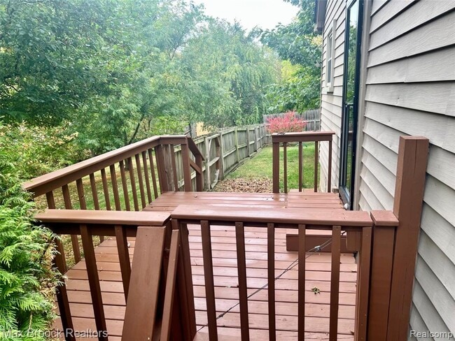 Building Photo - 615 Leon Rd