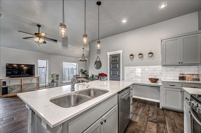 Building Photo - 10300 Glover River Dr