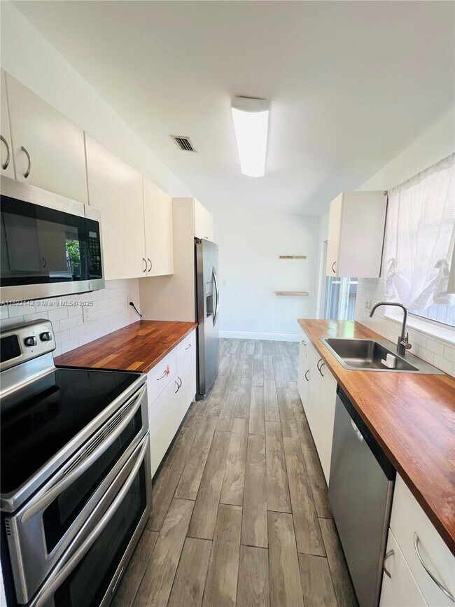Building Photo - 13065 SW 263rd Terrace