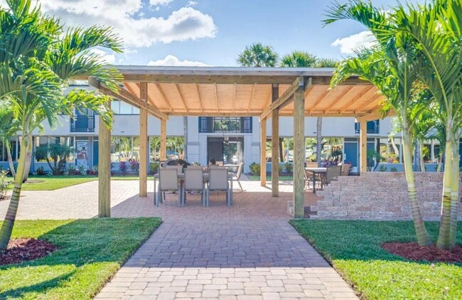 Building Photo - 2851 Maingate Village Cir