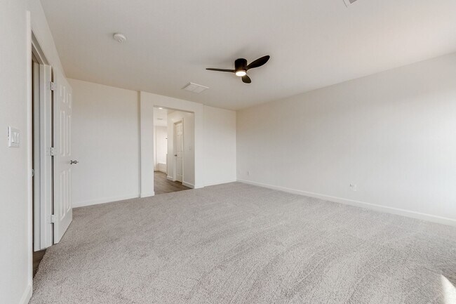 Building Photo - Fully Remodeled & Move-In Ready – Modern Finishes + Huge Loft!