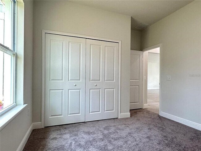 Building Photo - 149 Maple Dr