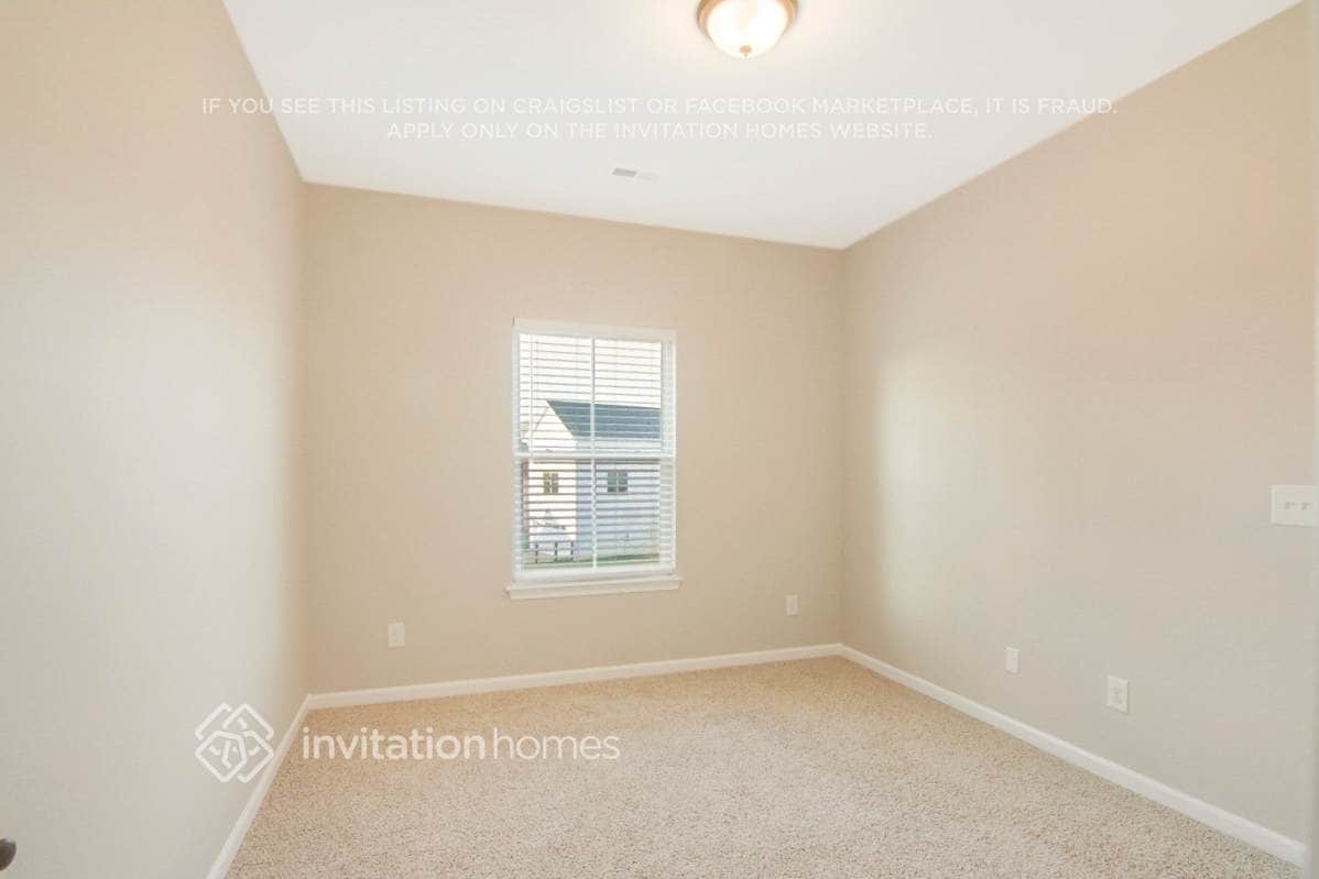 Building Photo - 1012 Crinoline Ln