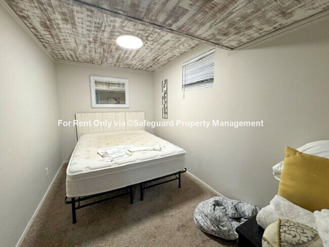 Building Photo - Spacious West Jordan Home on Large Corner Lot