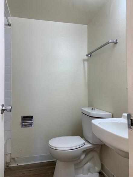 Interior Photo - The Lanai Apartments