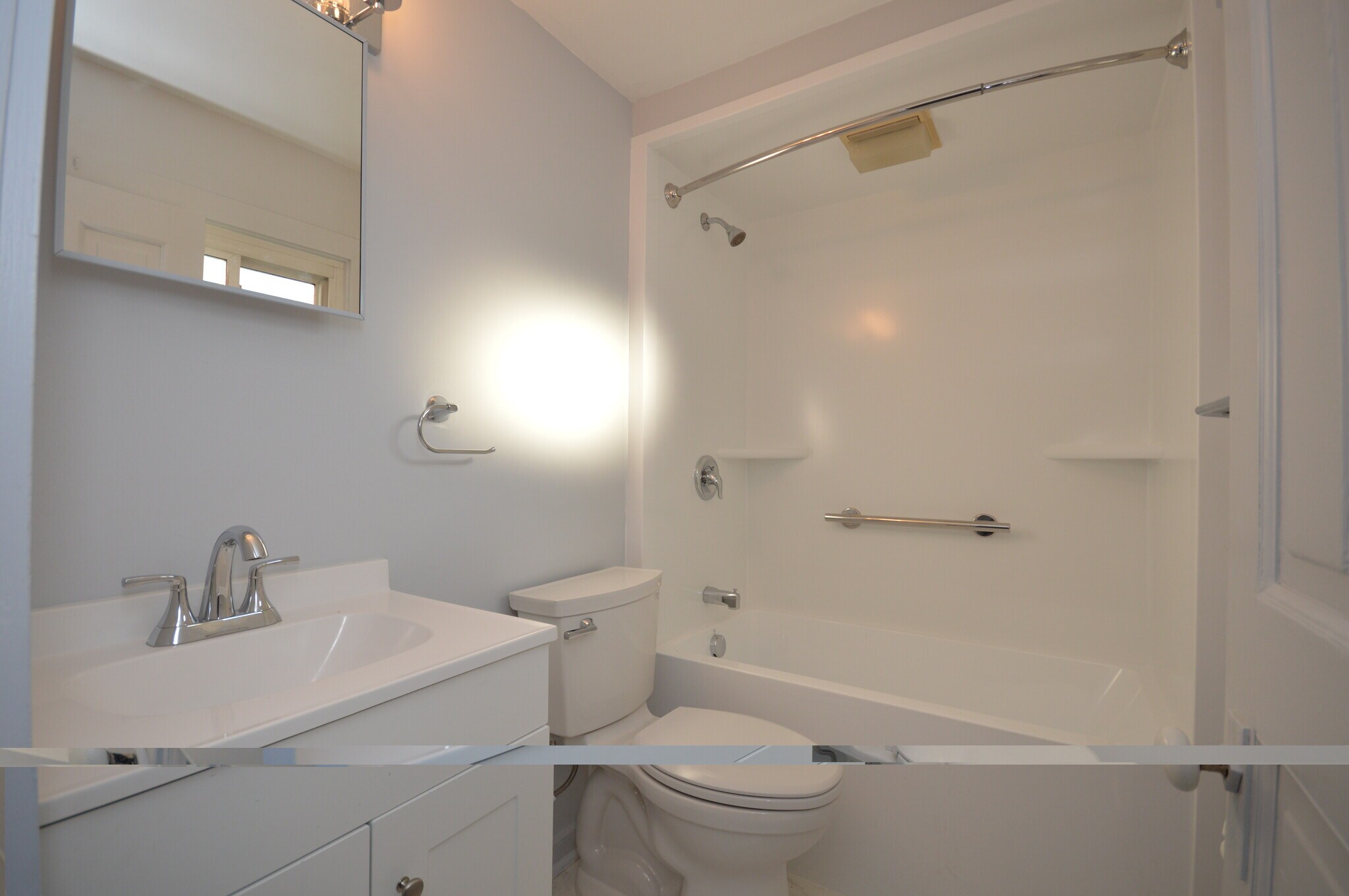 Building Photo - 113 Meade Ave