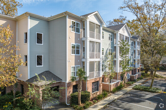 Building Photo - Regatta on James Island