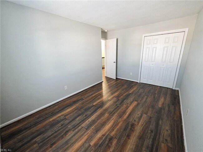 Upstairs Bedroom 1 - 662 Biltmore Dr