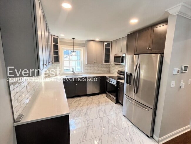 Building Photo - 109 Mayfair Rd