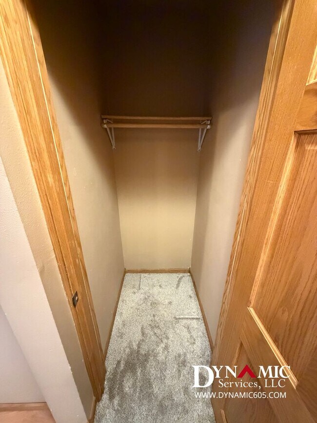 Building Photo - 717 W 16th St