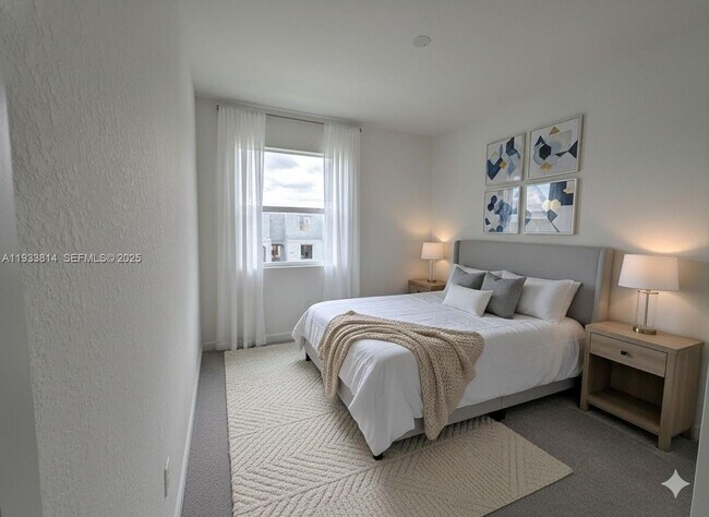 Building Photo - 1082 SE 2nd St