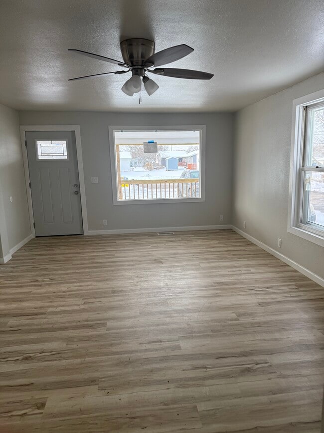 Building Photo - 414 Lincoln St