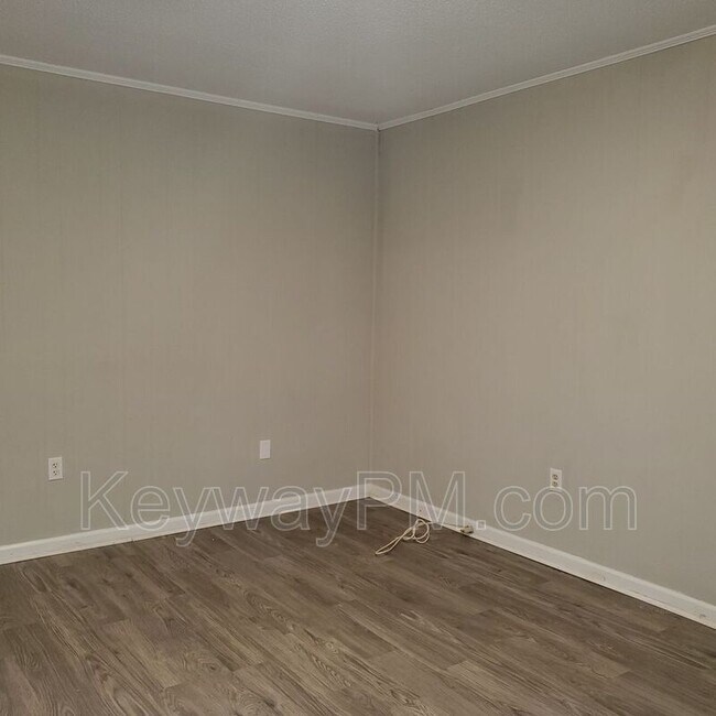 Building Photo - 122 Shadowood Dr