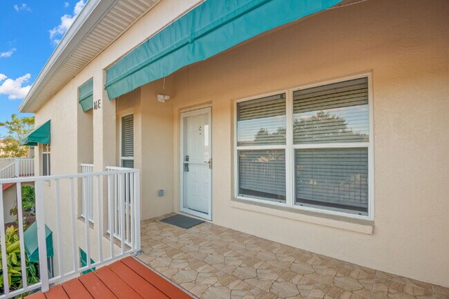 Building Photo - "Spacious 3-Bed, 2-Bath Condo Retreat in V...