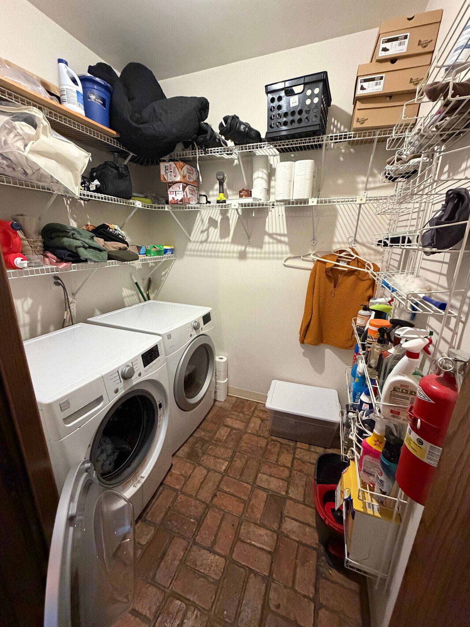 Building Photo - 261 Averill Ave