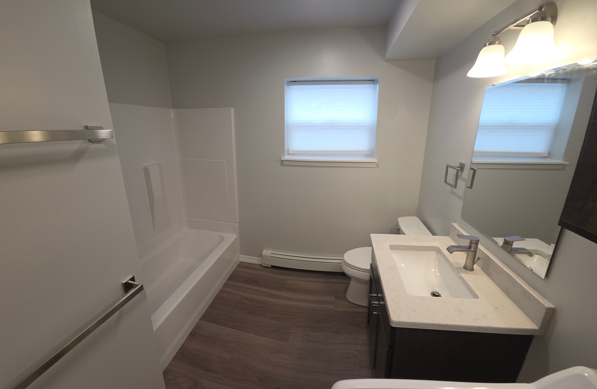 Building Photo - 405 S 20th Ave