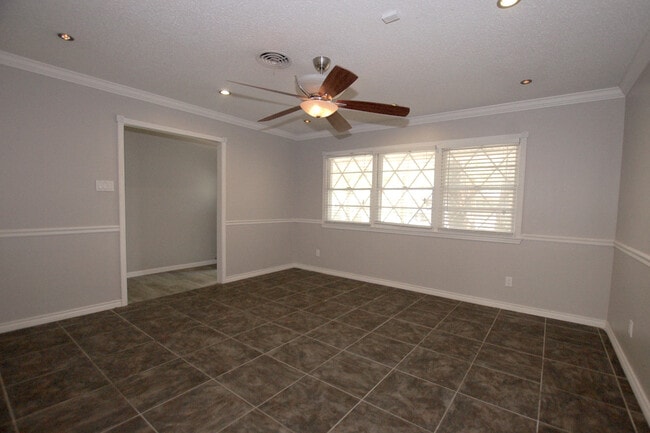 Building Photo - Completely Updated 3/2/2 House Convenient to Texas Tech