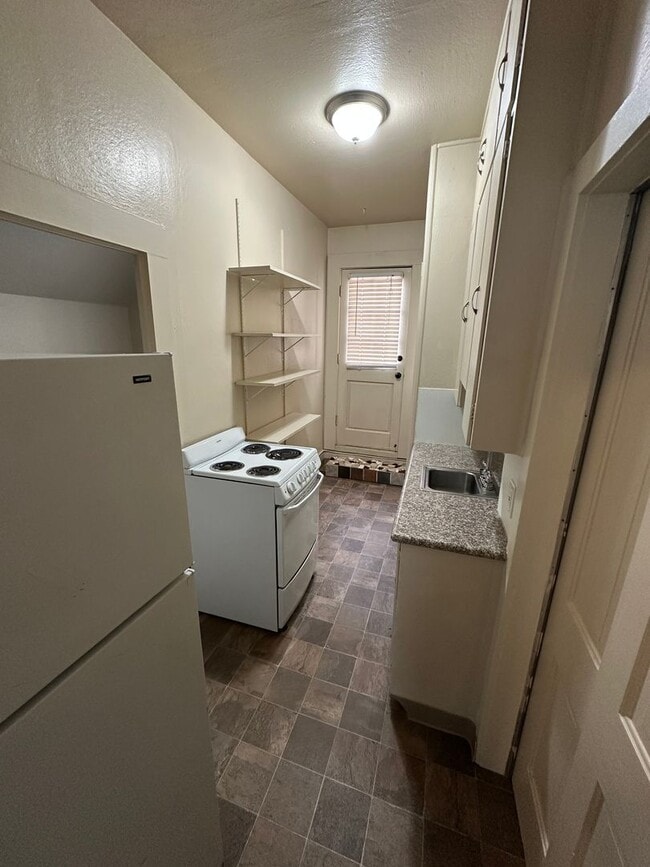Building Photo - (488) 15th Street Apartments - 1 Bedroom / 1 Bathroom