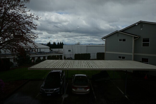 Building Photo - Beautiful - NW Portland Bethany Studio