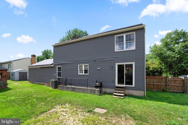 Building Photo - 10205 Balsamwood Dr