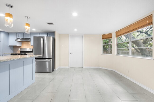 Building Photo - 8310 Watch Tower St