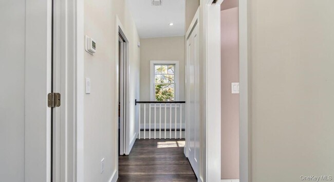 Building Photo - 67 Maple Ave