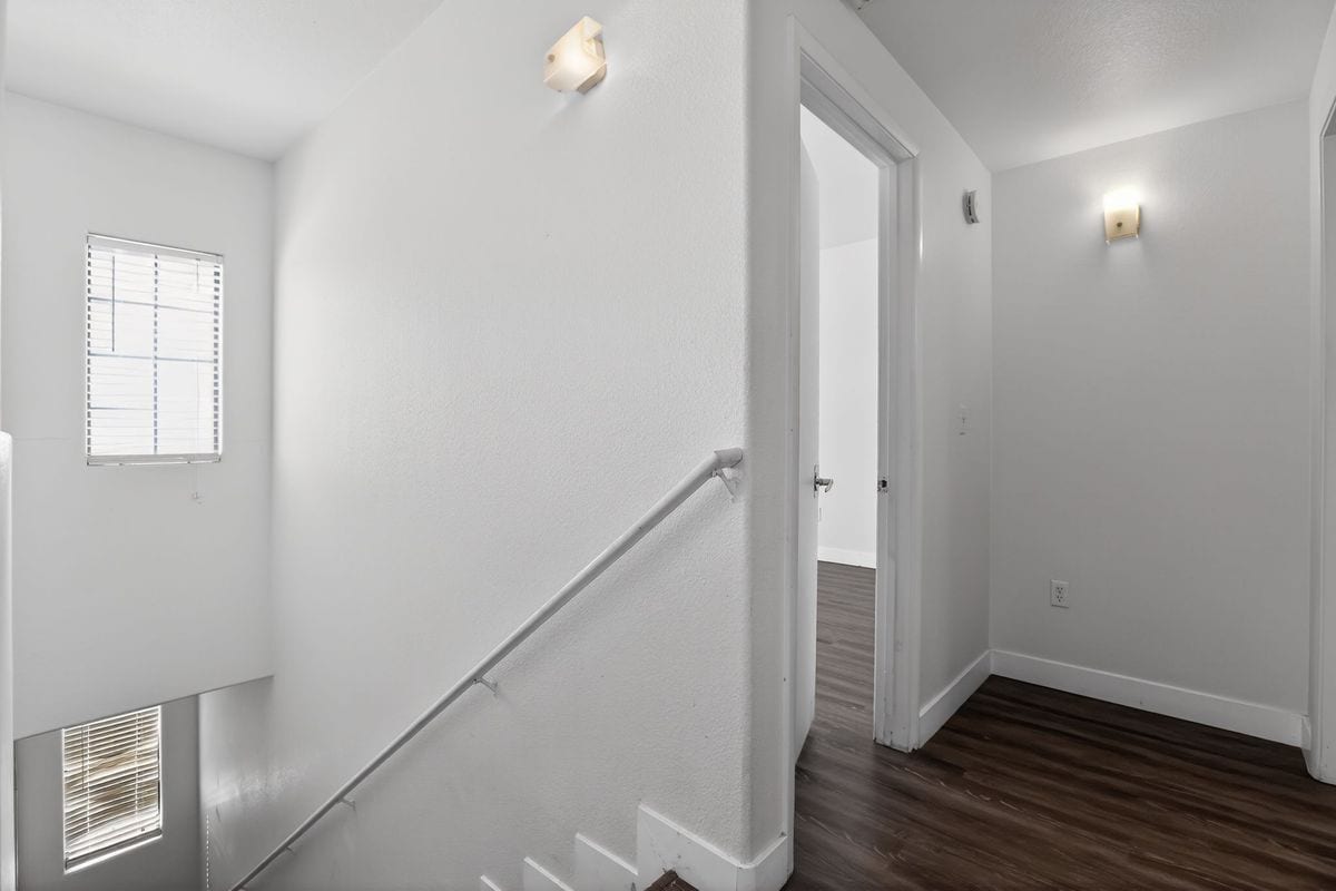 Building Photo - 2060 Rancho Lake Dr