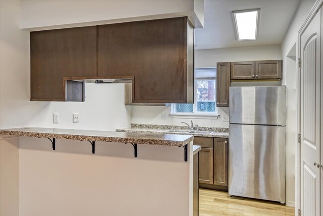 Building Photo - 3002 N Crestline St