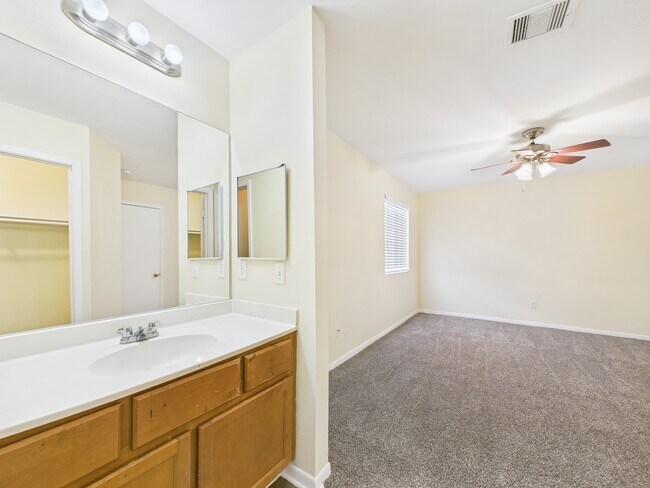 Building Photo - 12642 Ashford Meadow Dr