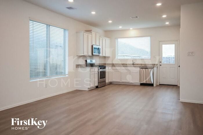 Building Photo - 22669 Malvicino Dr