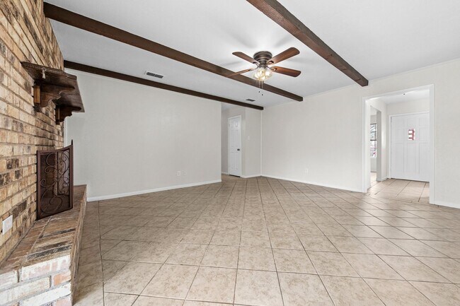 Building Photo - 2300 Zinnia Ct