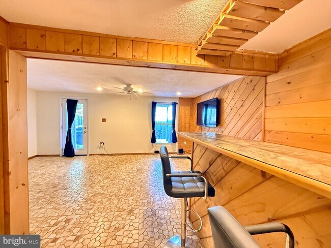 Building Photo - 8152 Mandan Terrace