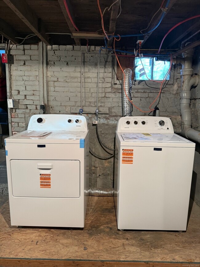 Building Photo - 10 Wilford Ct