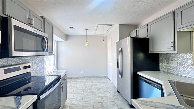 Building Photo - 708 Meadowcreek Ct